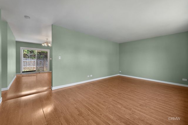 111 E Magnolia Street, Arlington Heights, IL 60005