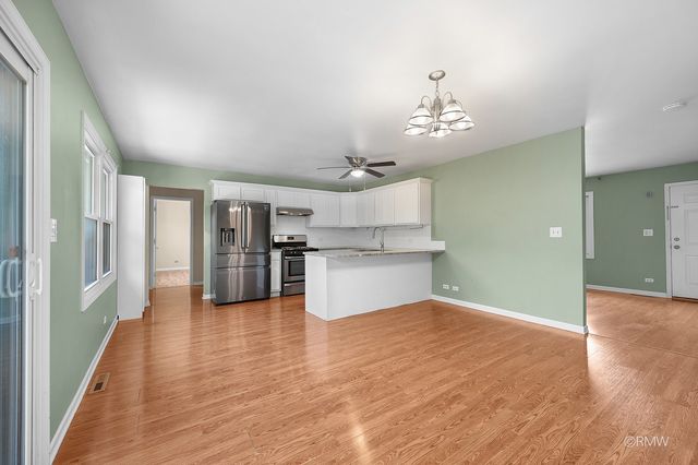 111 E Magnolia Street, Arlington Heights, IL 60005