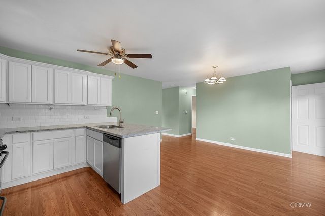 111 E Magnolia Street, Arlington Heights, IL 60005