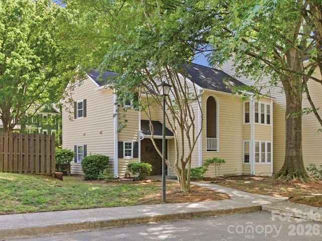 3304 Selwyn Farms Lane 3, Charlotte, NC 28209