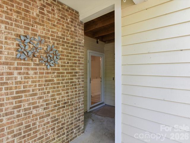 3304 Selwyn Farms Lane 3, Charlotte, NC 28209