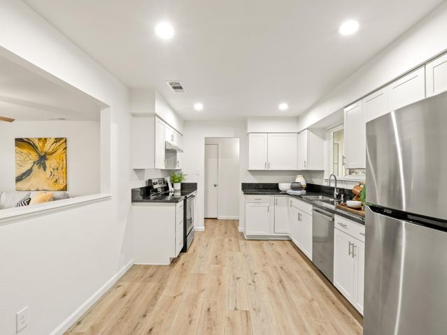 4557 N Sequoia Drive, Fresno, CA 93705