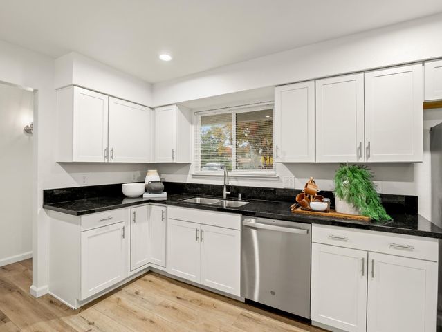 4557 N Sequoia Drive, Fresno, CA 93705