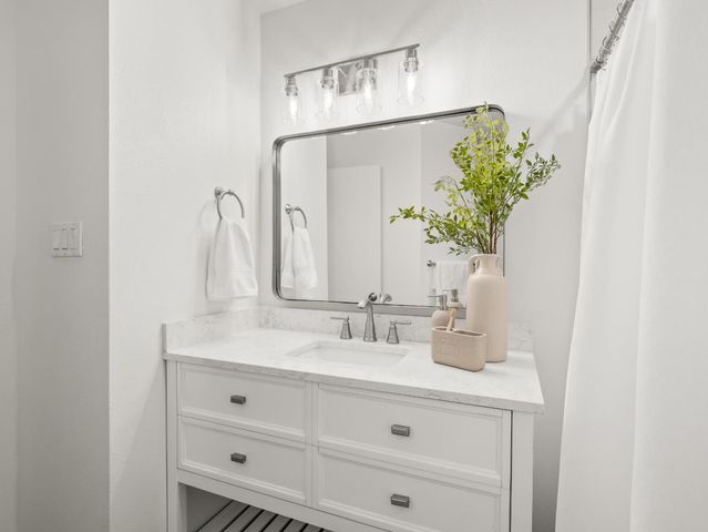 4557 N Sequoia Drive, Fresno, CA 93705