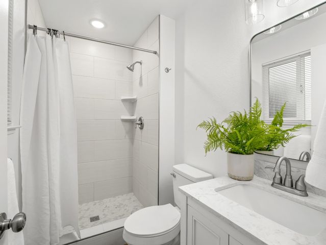 4557 N Sequoia Drive, Fresno, CA 93705