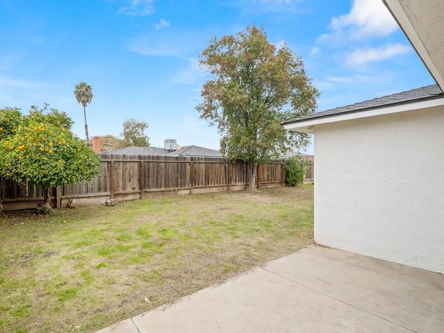 4557 N Sequoia Drive, Fresno, CA 93705