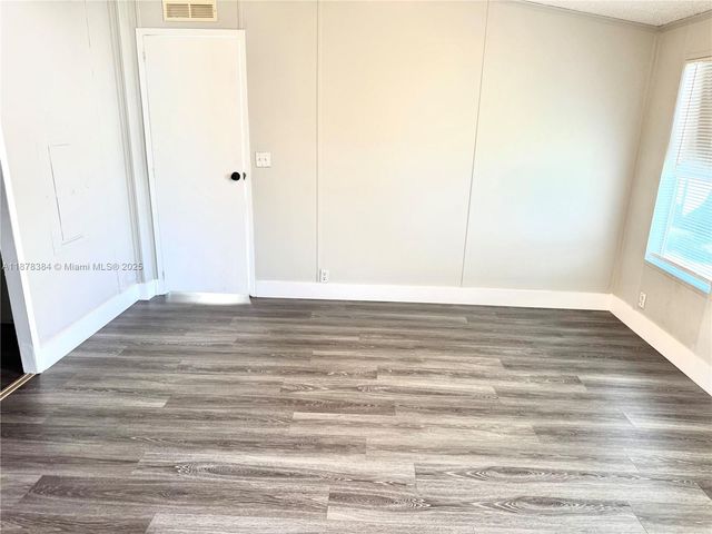 220 NE 12th Ave 114, Homestead, FL 33030