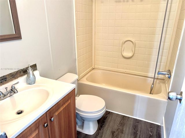 220 NE 12th Ave 114, Homestead, FL 33030