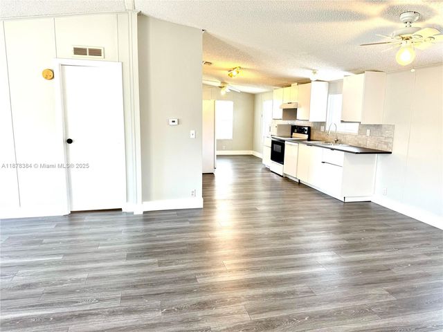 220 NE 12th Ave 114, Homestead, FL 33030