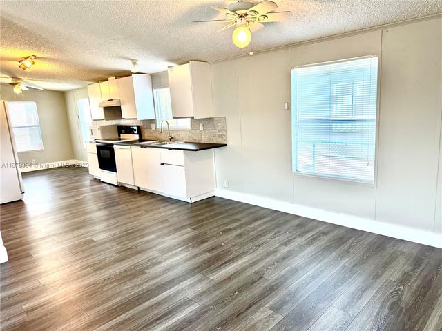 220 NE 12th Ave 114, Homestead, FL 33030