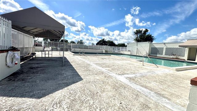 220 NE 12th Ave 114, Homestead, FL 33030