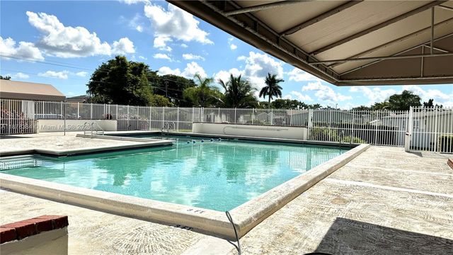 220 NE 12th Ave 114, Homestead, FL 33030