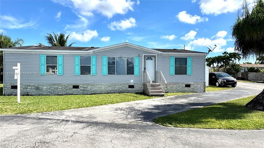 220 NE 12th Ave 114, Homestead, FL 33030