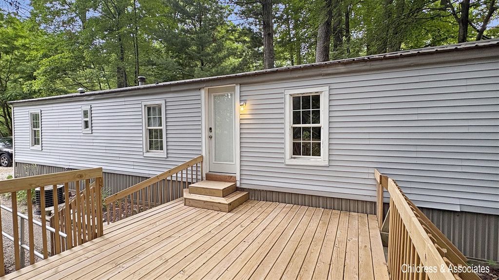 15700 Grey Goose Drive, Gowen, MI 49326