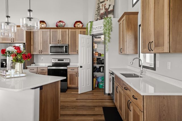 1308 Commander Drive W, West Fargo, ND 58078