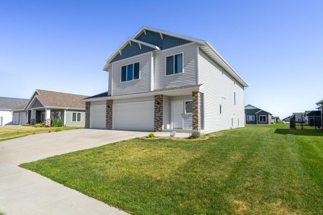1308 Commander Drive W, West Fargo, ND 58078
