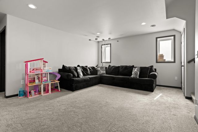 1308 Commander Drive W, West Fargo, ND 58078