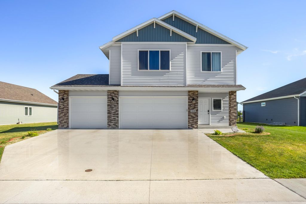 1308 Commander Drive W, West Fargo, ND 58078