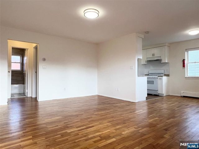 87 W Central Boulevard 5, Palisades Park, NJ 07650