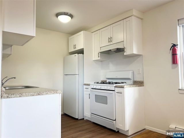 87 W Central Boulevard 5, Palisades Park, NJ 07650