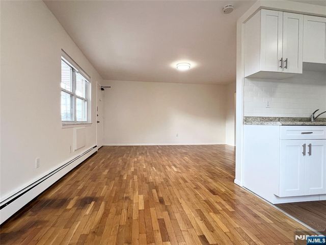 87 W Central Boulevard 5, Palisades Park, NJ 07650