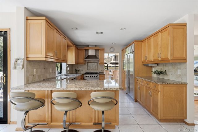 1233 Beech Street 54, Atlantic Beach, NY 11509