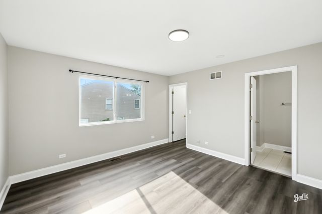 751 Cherry Creek Drive 751, Grayslake, IL 60030