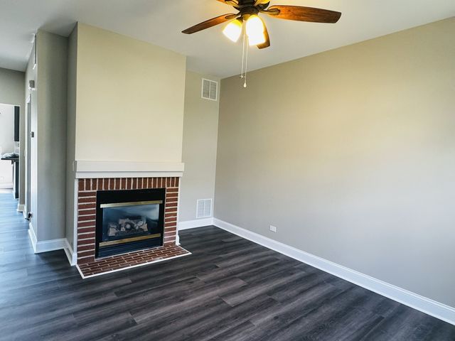 751 Cherry Creek Drive 751, Grayslake, IL 60030