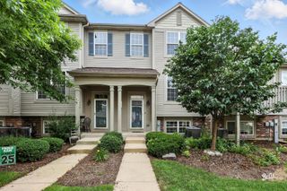 751 Cherry Creek Drive 751, Grayslake, IL 60030