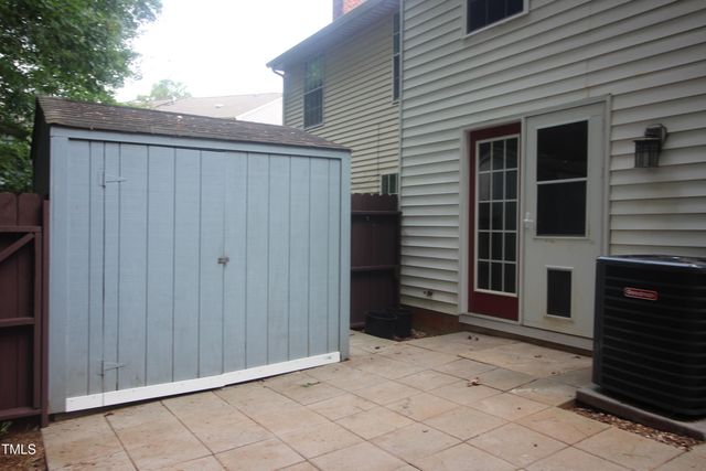 112 E Chalfont Way, Cary, NC 27513