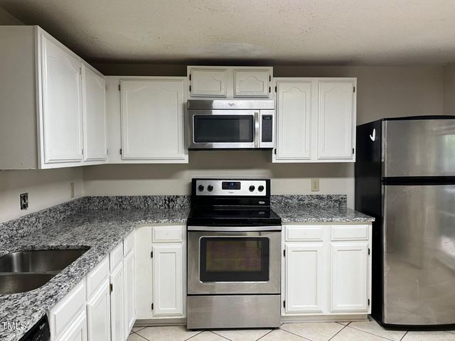 112 E Chalfont Way, Cary, NC 27513