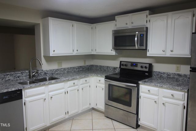 112 E Chalfont Way, Cary, NC 27513