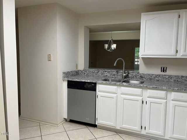 112 E Chalfont Way, Cary, NC 27513