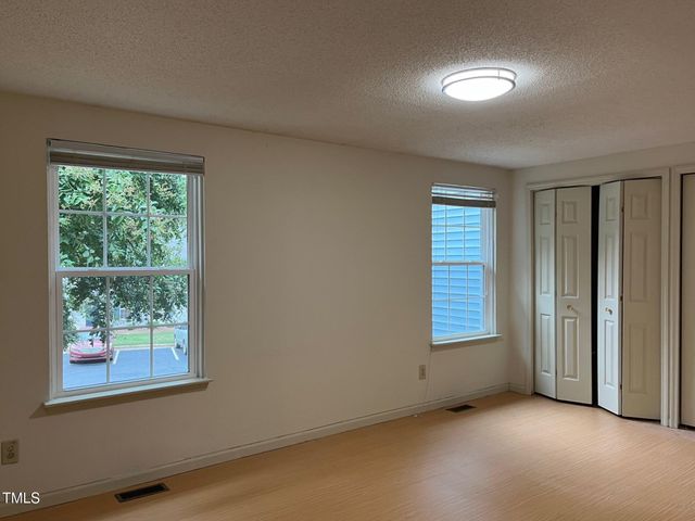 112 E Chalfont Way, Cary, NC 27513