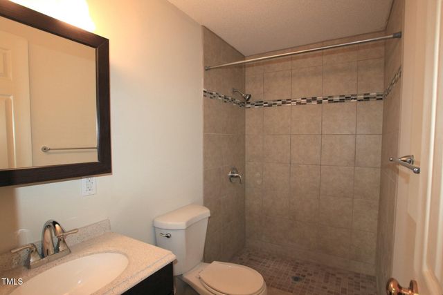 112 E Chalfont Way, Cary, NC 27513