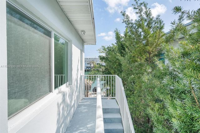 7207 Bay Dr 11, Miami Beach, FL 33141