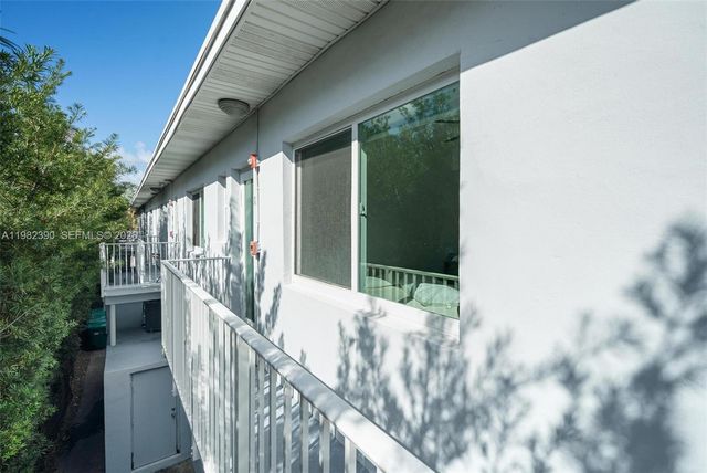 7207 Bay Dr 11, Miami Beach, FL 33141