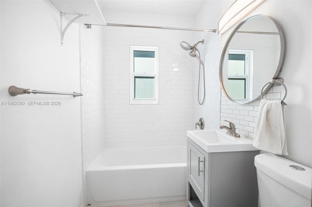 7207 Bay Dr 11, Miami Beach, FL 33141