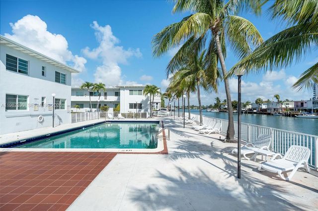 7207 Bay Dr 11, Miami Beach, FL 33141