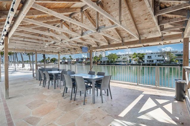 7207 Bay Dr 11, Miami Beach, FL 33141