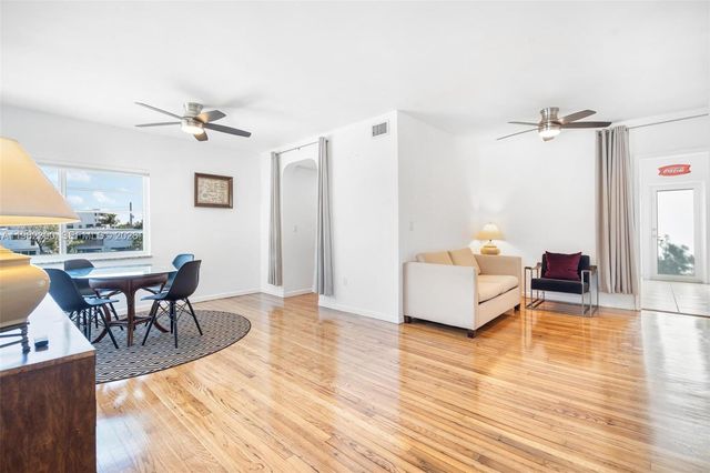 7207 Bay Dr 11, Miami Beach, FL 33141