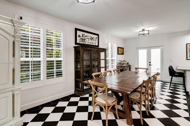 2952 Peachy St 8, Coconut Grove, FL 33133