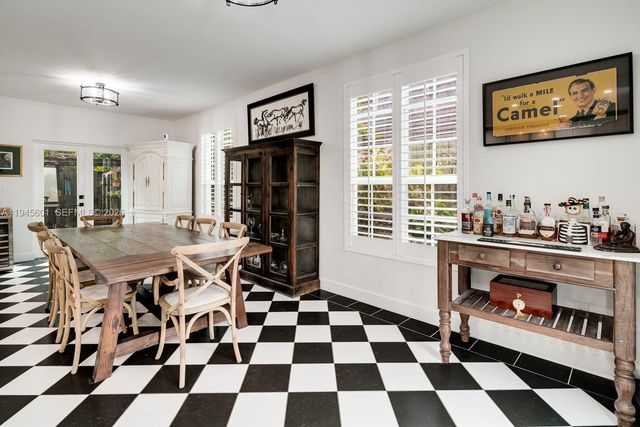 2952 Peachy St 8, Coconut Grove, FL 33133