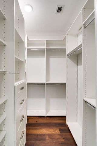 2952 Peachy St 8, Coconut Grove, FL 33133