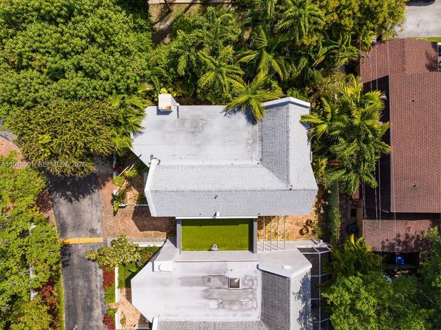 2952 Peachy St 8, Coconut Grove, FL 33133