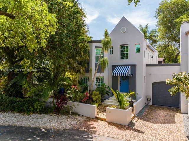 2952 Peachy St 8, Coconut Grove, FL 33133