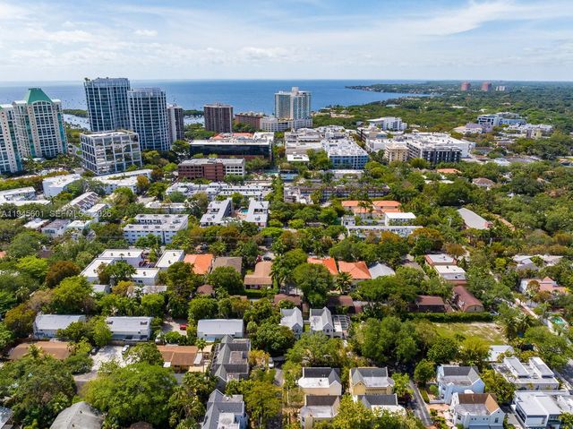 2952 Peachy St 8, Coconut Grove, FL 33133