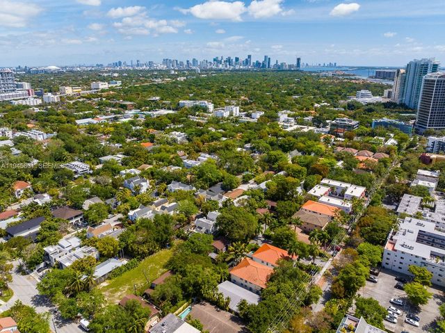 2952 Peachy St 8, Coconut Grove, FL 33133