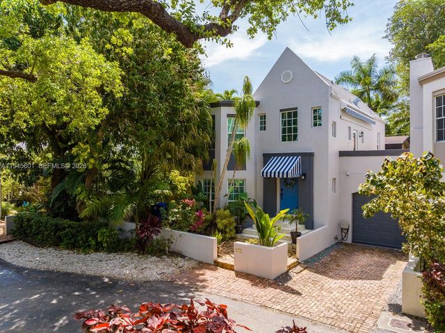 2952 Peachy St 8, Coconut Grove, FL 33133