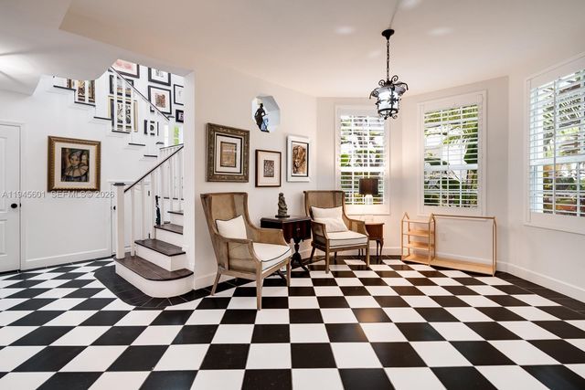 2952 Peachy St 8, Coconut Grove, FL 33133